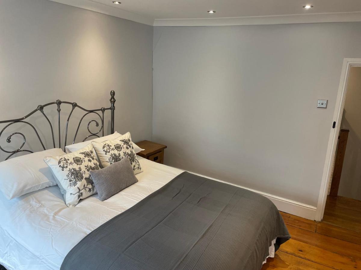 17 Eastgate Villa Cowbridge Exterior foto