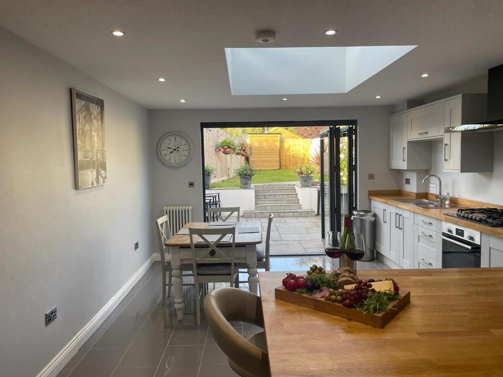17 Eastgate Villa Cowbridge Exterior foto